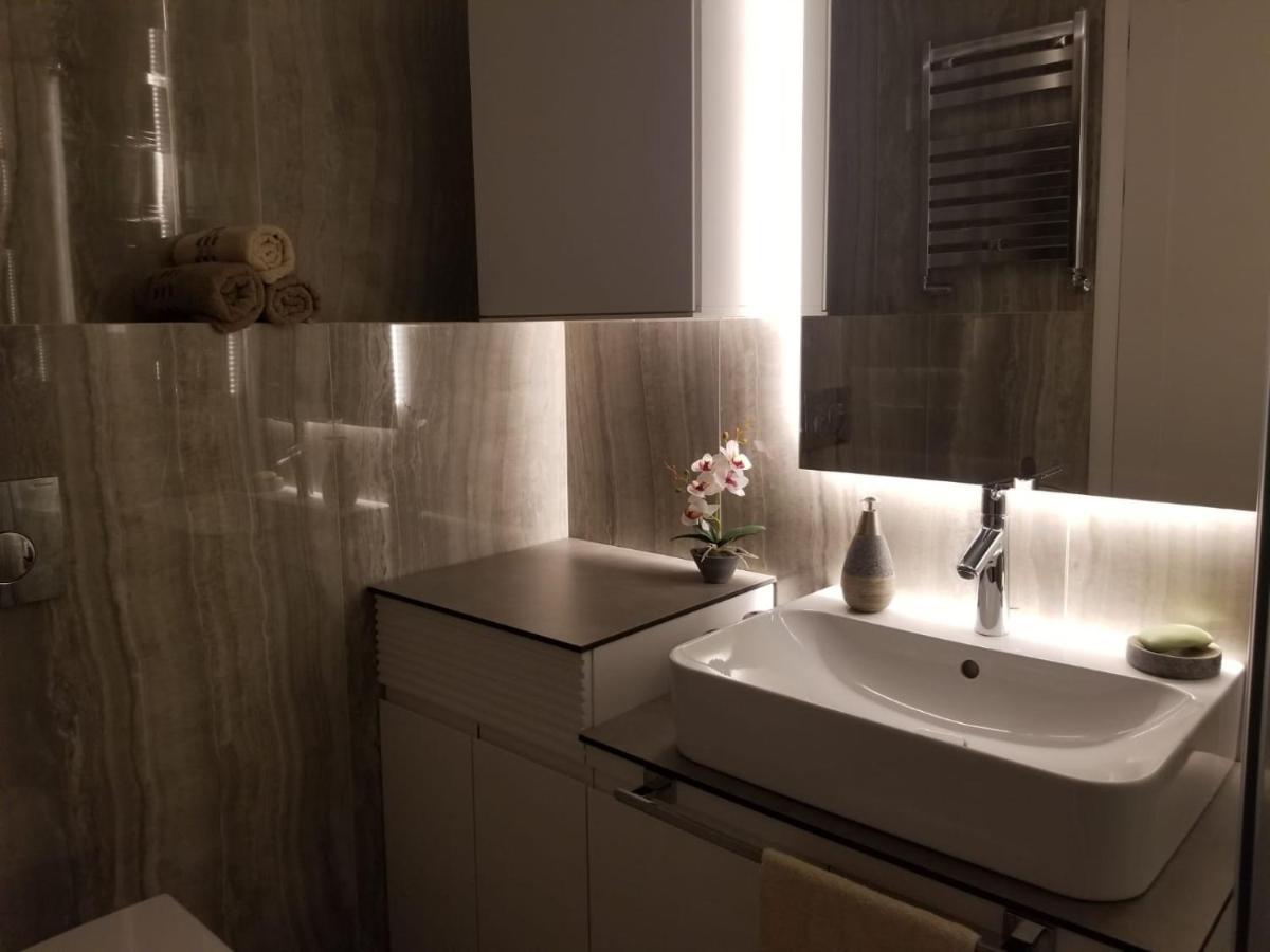Azura Residence - New Luxury Apartment เบลเกรด ภายนอก รูปภาพ